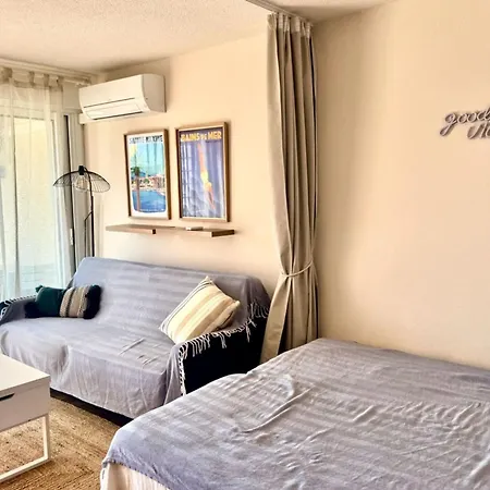 With Pool And Balcony In Apartament Sainte-Maxime