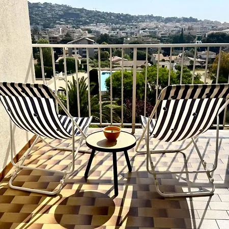 With Pool And Balcony In Apartament *