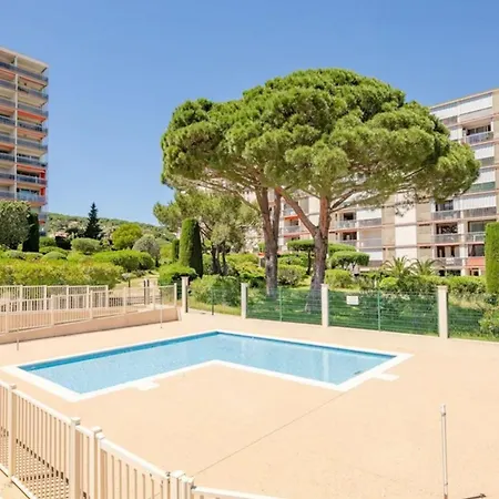 Apartament With Pool And Balcony In
